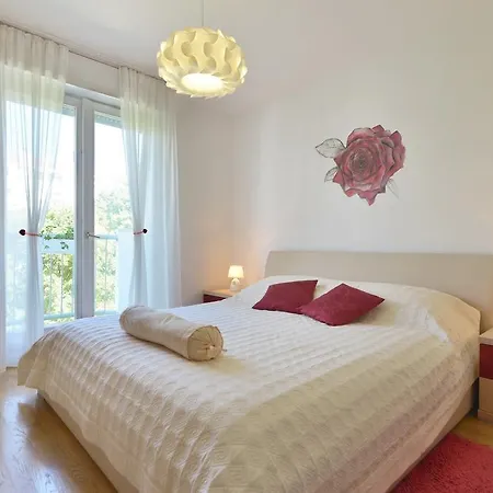 Apartment Cozy Beach Apartment Split Split