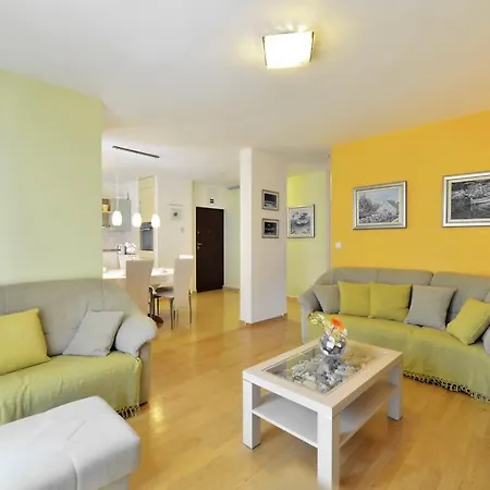 Cozy Beach Apartment Split Split